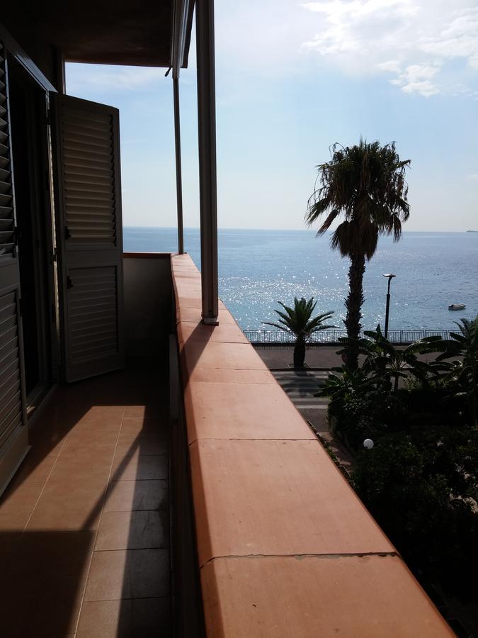 Akron B&B Sant'Alessio Siculo Bagian luar foto